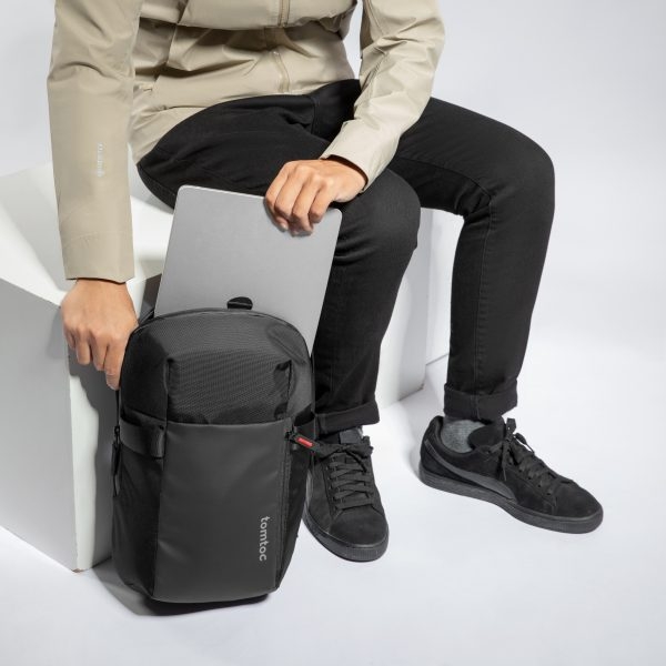 tui-deo-cheo-tomtoc-a54-dung-ipad-pro-11-tomtoc-vietn-nam-04 Túi Đeo Đa Năng Tomtoc Explorer Sling Bag 14-Inch Black (A54D2D1) | Tomtoc Việt Nam Phân Phối Chính Hãng